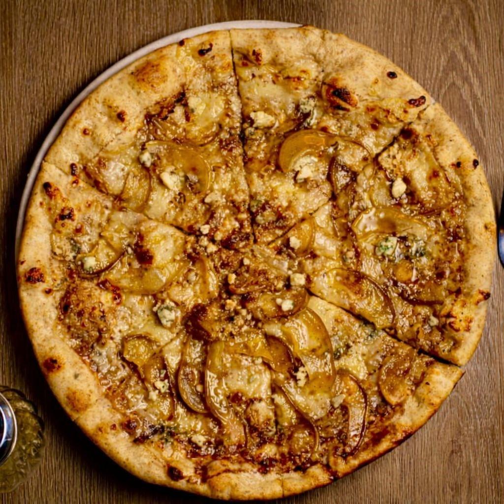 Pizza Peras caramelizadas con queso azul - 12 Apóstoles Cuccina
