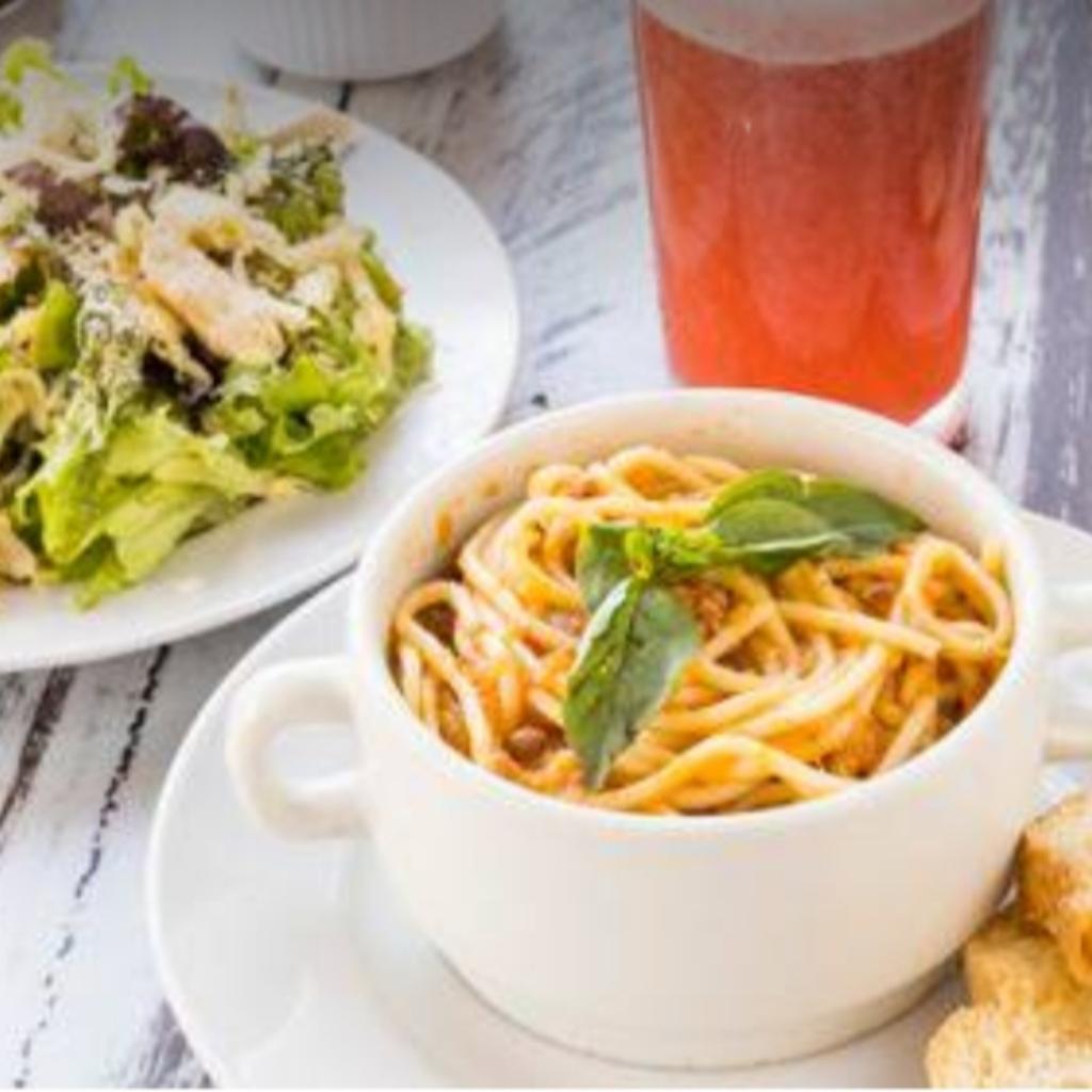 Combo 2. 1/2 Pasta Bolognesa o Pasta al Burro - 12 Apóstoles Cuccina